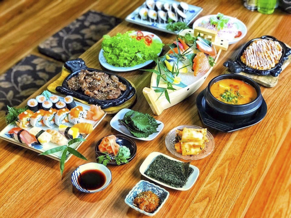 Các đầu bếp Nhật luôn ý thức kết hợp ăn rất khoa học, với đủ màu sắc theo thuyết ngũ hành (kim, mộc, thủy, hỏa, thổ).