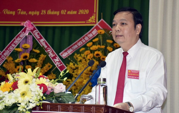 : Ông Trần Văn Cần, Bí thư Đảng ủy, Giám đốc Agribank Chi nhánh BR-VT phát biểu khai mạc Đại hội.
