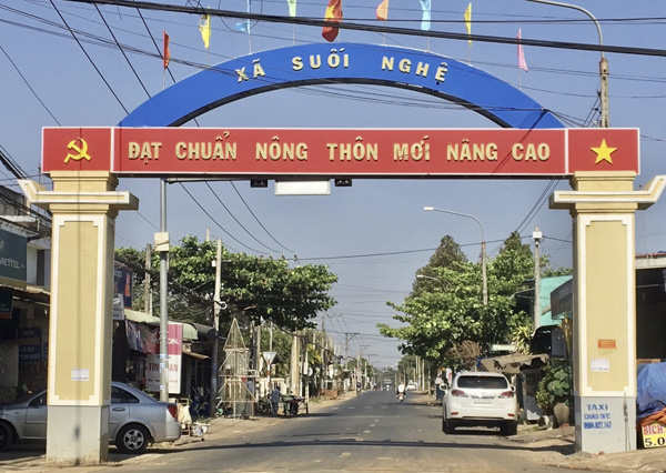 Xã Suối Nghệ (huyện Châu Đức) đã đạt chuẩn NTM nâng cao năm 2019.  Trong ảnh: Đường vào xã Suối Nghệ.  Ảnh: KIM HỒNG