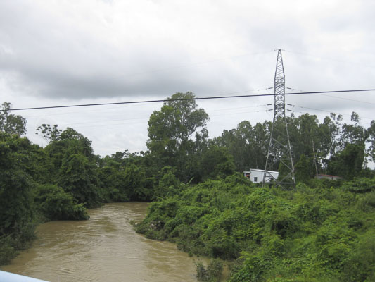 Sông Mô Xoài (sông Dinh) chảy qua 2 làng Long Hương và Phước Lễ, đoạn gần Nhà máy nước Bà Rịa.