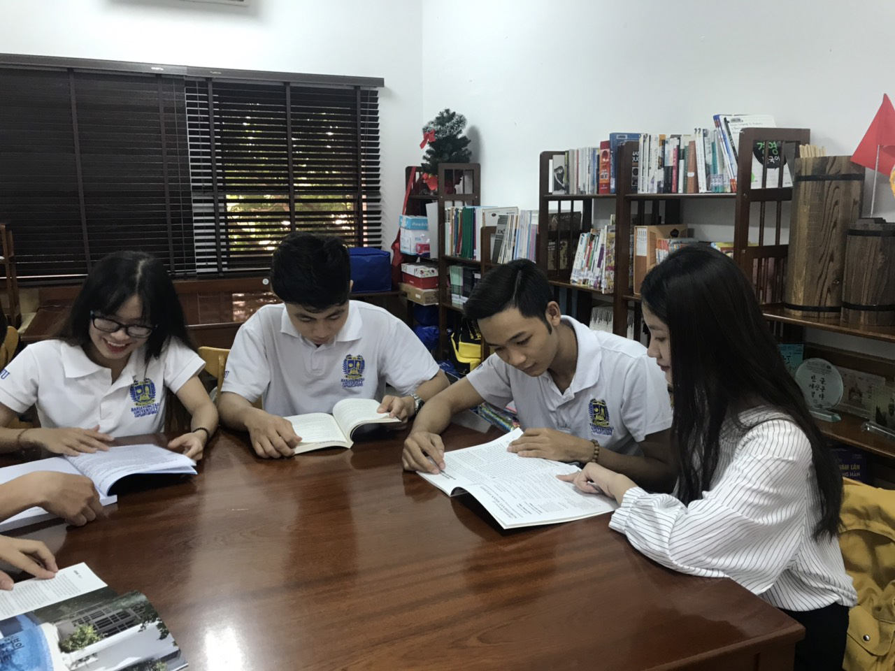 Sinh viên BVU sẽ học trực tuyến thay vì đến trường.