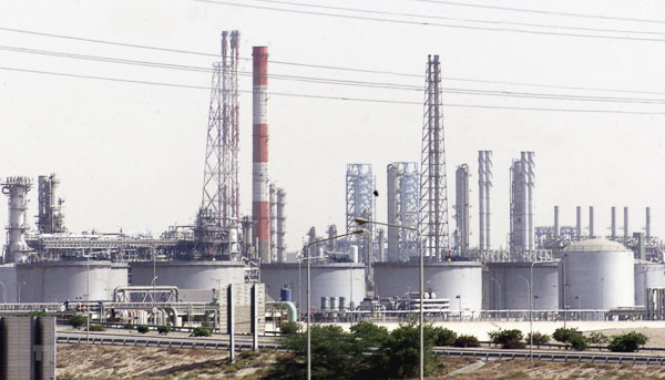 Một cơ sở khai thác dầu tại Jubail, Saudi Arabia. 