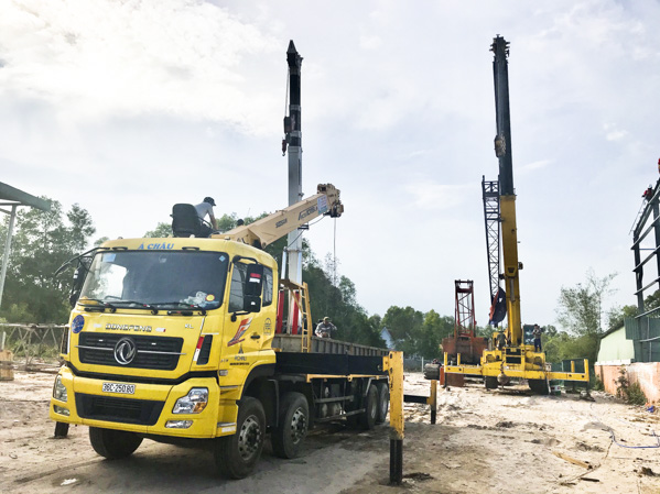 Công ty CP thương mại Á Châu đang xây dựng nhà xưởng trái phép trên tuyến đường vào dự án Tổ hợp Hoá dầu miền Nam.