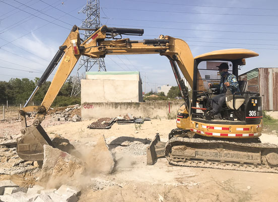 Lực lượng chức năng cưỡng chế phá bỏ 1 móng đá xây trái phép trên đất nông nghiệp tại đường Bắc Sơn, Phường 11, TP.Vũng Tàu.