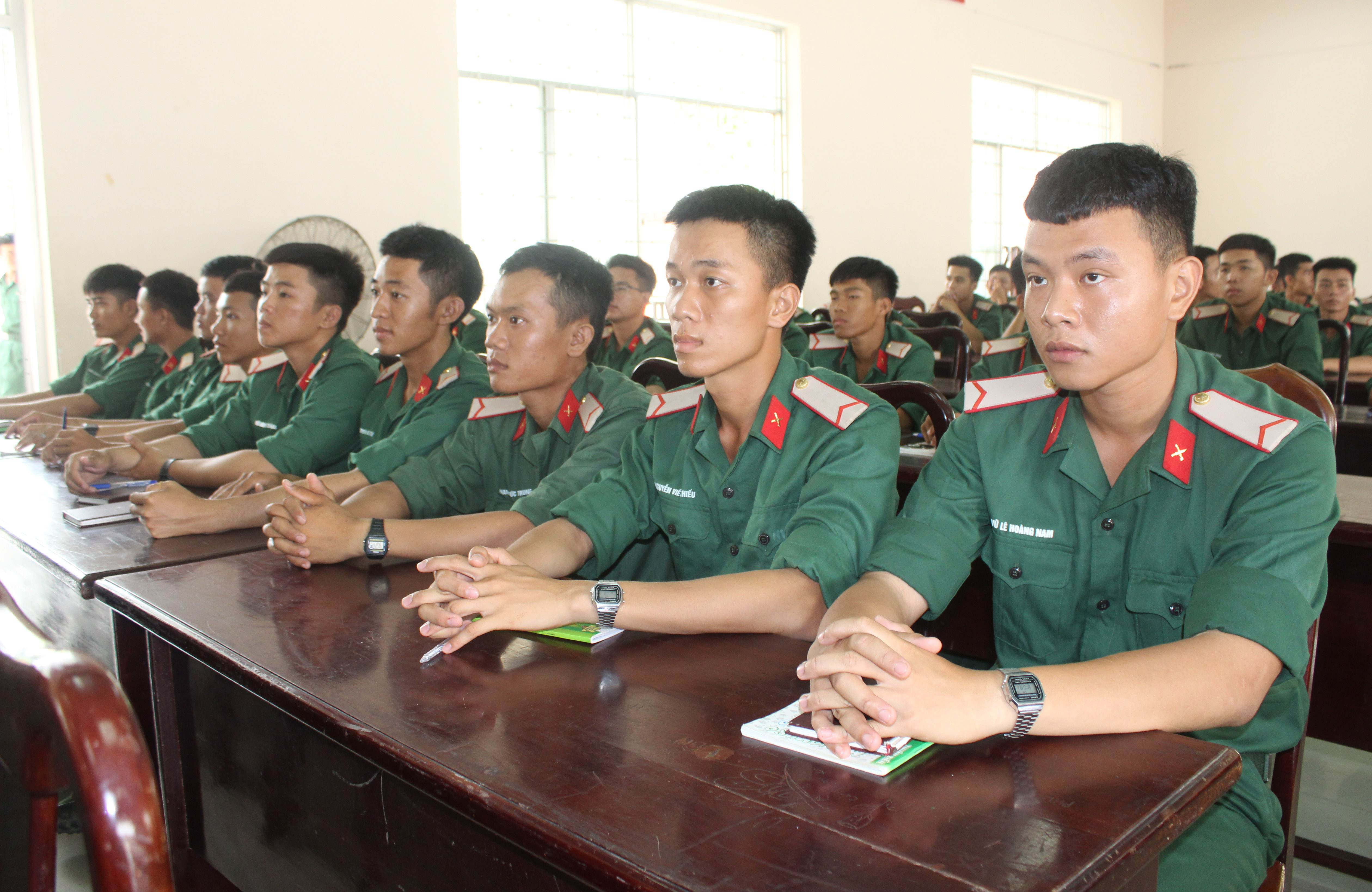 Các chiến sĩ Trung đoàn Minh Đạm tham dự hội nghị.