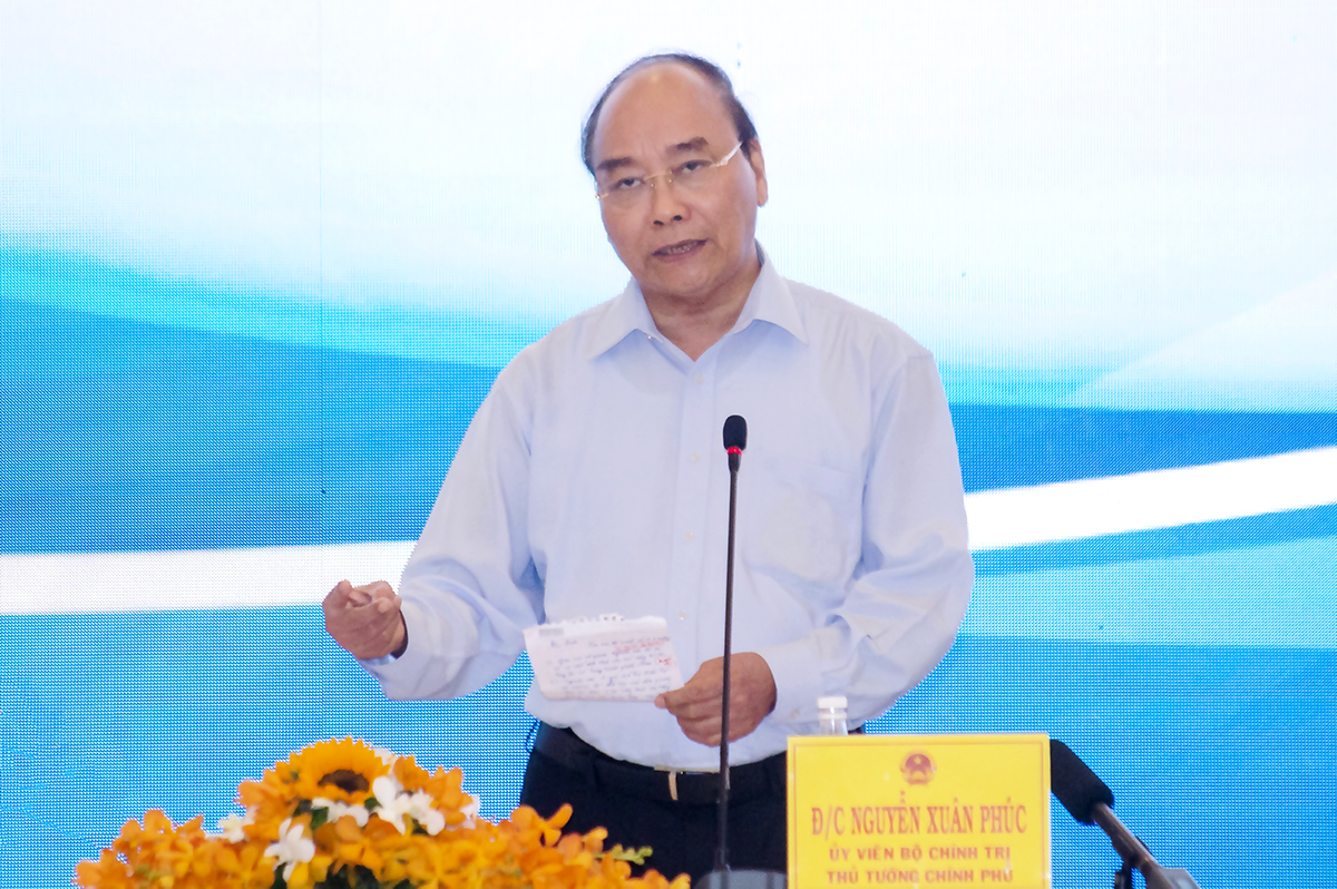 Thủ tướng Chính phủ Nguyễn Xuân Phúc phát biểu chỉ đạo tại hội nghị.