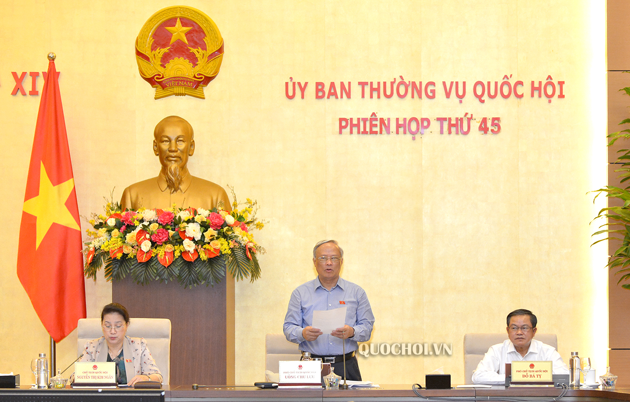 Phó Chủ tịch Quốc hội Uông Chu Lưu phát biểu tại phiên họp.