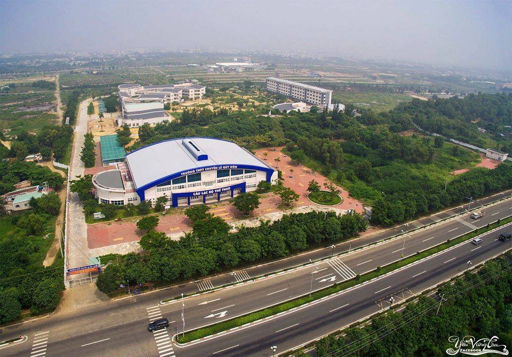Trường THPT chuyên Lê Quý Đôn được đầu tư cơ sở vật chất hiện đại,  mang tầm cỡ quốc gia.