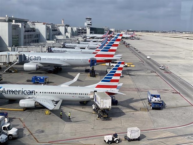 Máy bay của hãng hàng không American Airlines tại sân bay quốc tế Miami, Florida, Mỹ. 