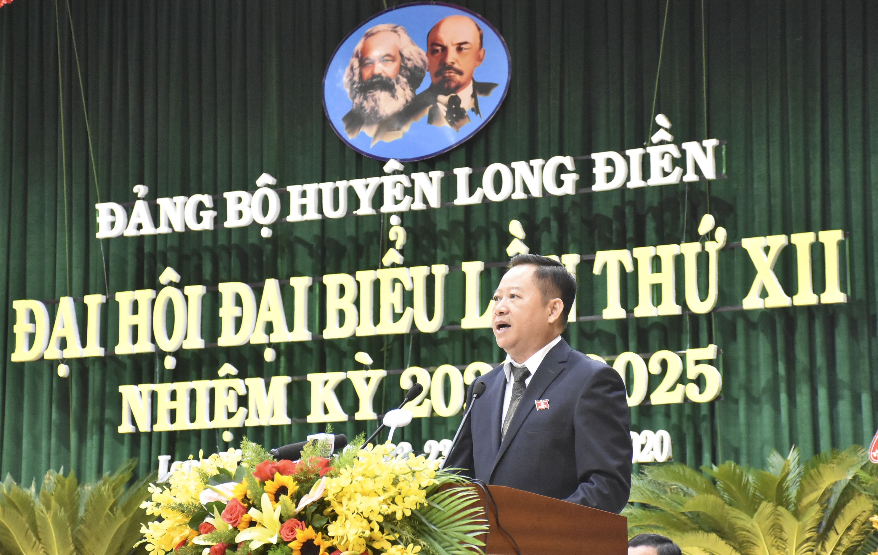 Đồng chí Lê Ngọc Linh, Bí thư Huyện ủy Long Điền phát biểu khai mạc Đại hội.