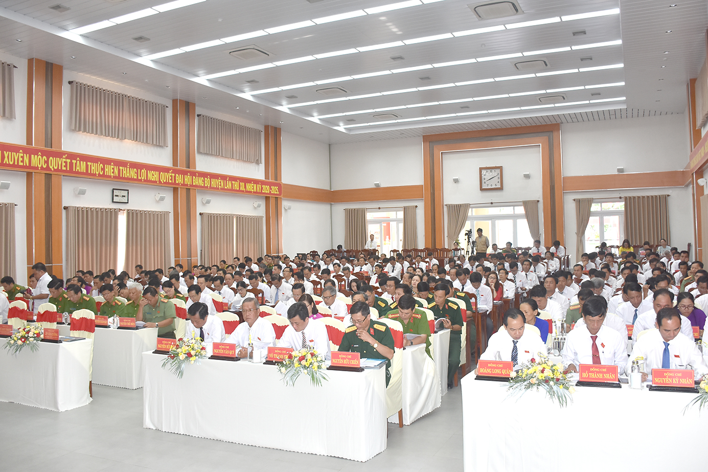 257 đại biểu, đại diện cho hơn 3.456 đảng viên trong toàn Đảng bộ huyện Xuyên Mộc được triệu tập tham dự Đại hội.