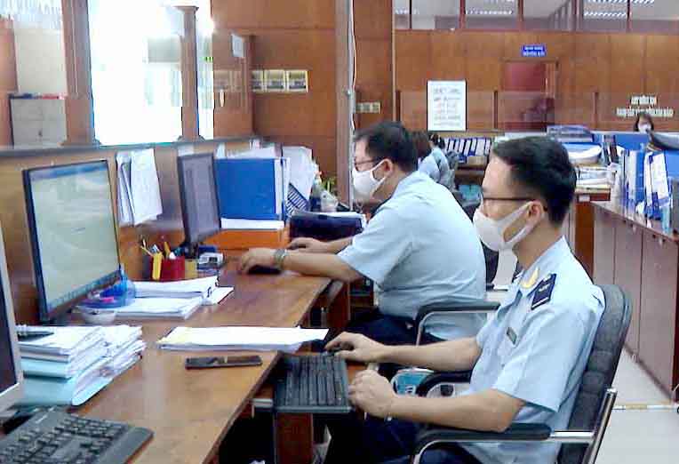 Hoạt động nghiệp vụ tại Chi cục Hải quan cửa khẩu cảng Cái Mép. Ảnh: TRÀ NGÂN