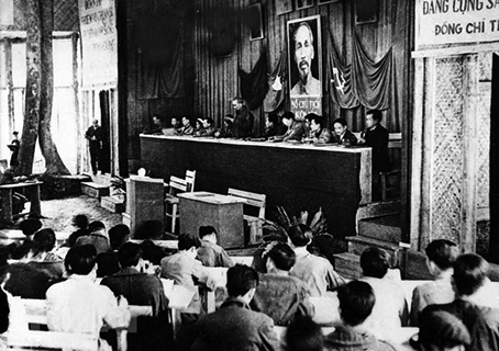 Đại hội Đảng toàn quốc lần thứ II tổ chức tại Chiến khu Việt Bắc (11-19/2/1951) là một sự kiện lịch sử trọng đại, đánh dấu bước trưởng thành mới về tư tưởng, đường lối chính trị của Đảng. Ảnh: Tư liệu TTXVN