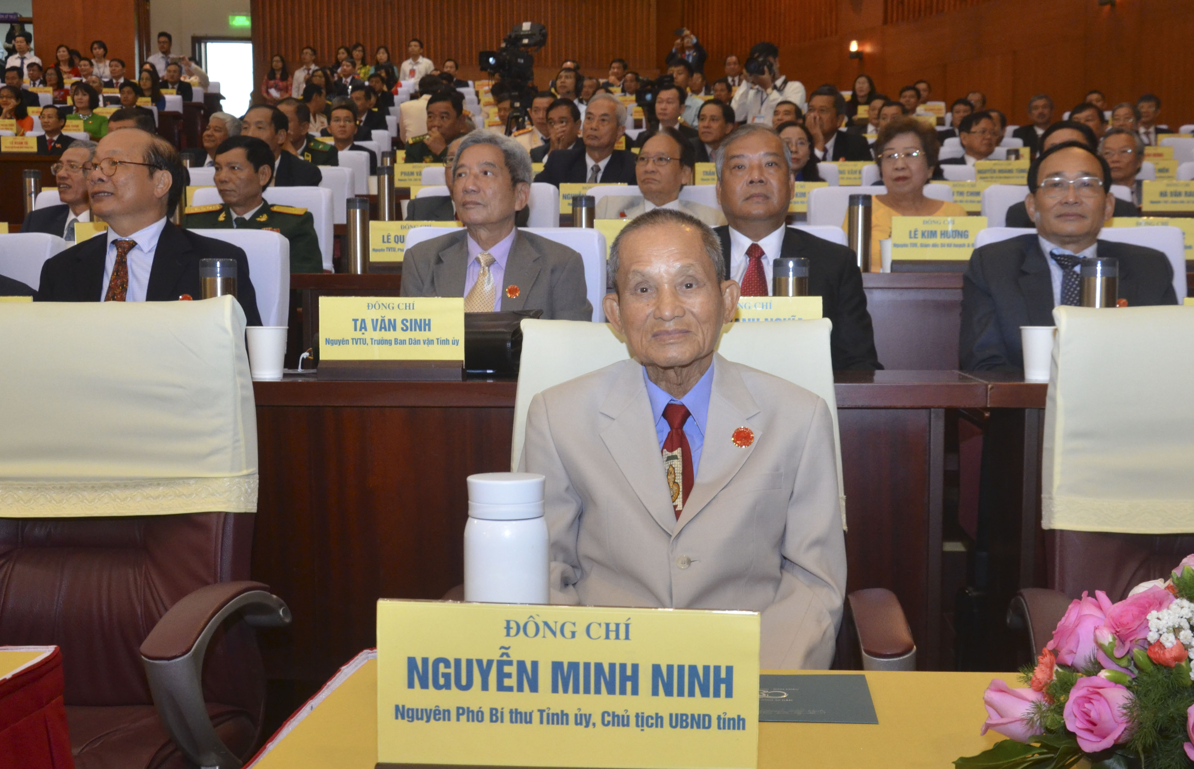 Các đồng chí nguyên lãnh đạo tỉnh dự Đại hội.