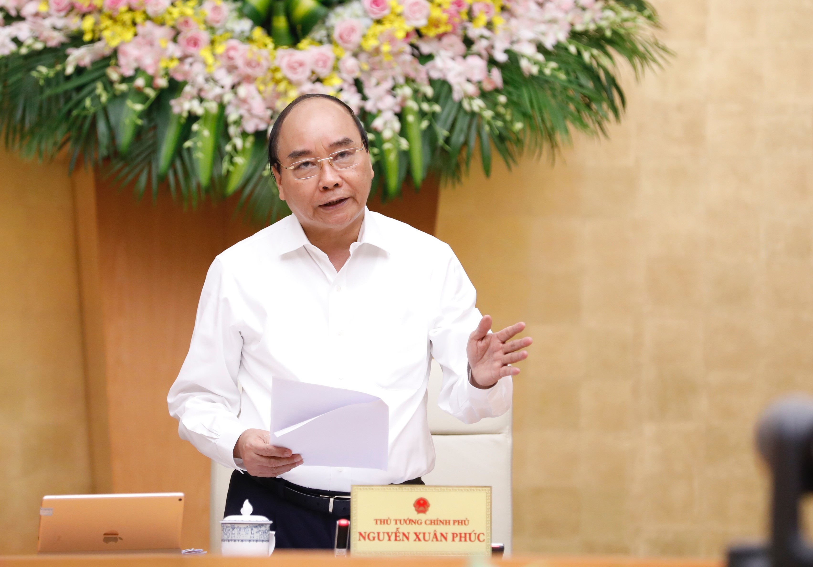 Thủ tướng Nguyễn Xuân Phúc phát biểu tại phiên họp. Ảnh: DƯƠNG GIANG