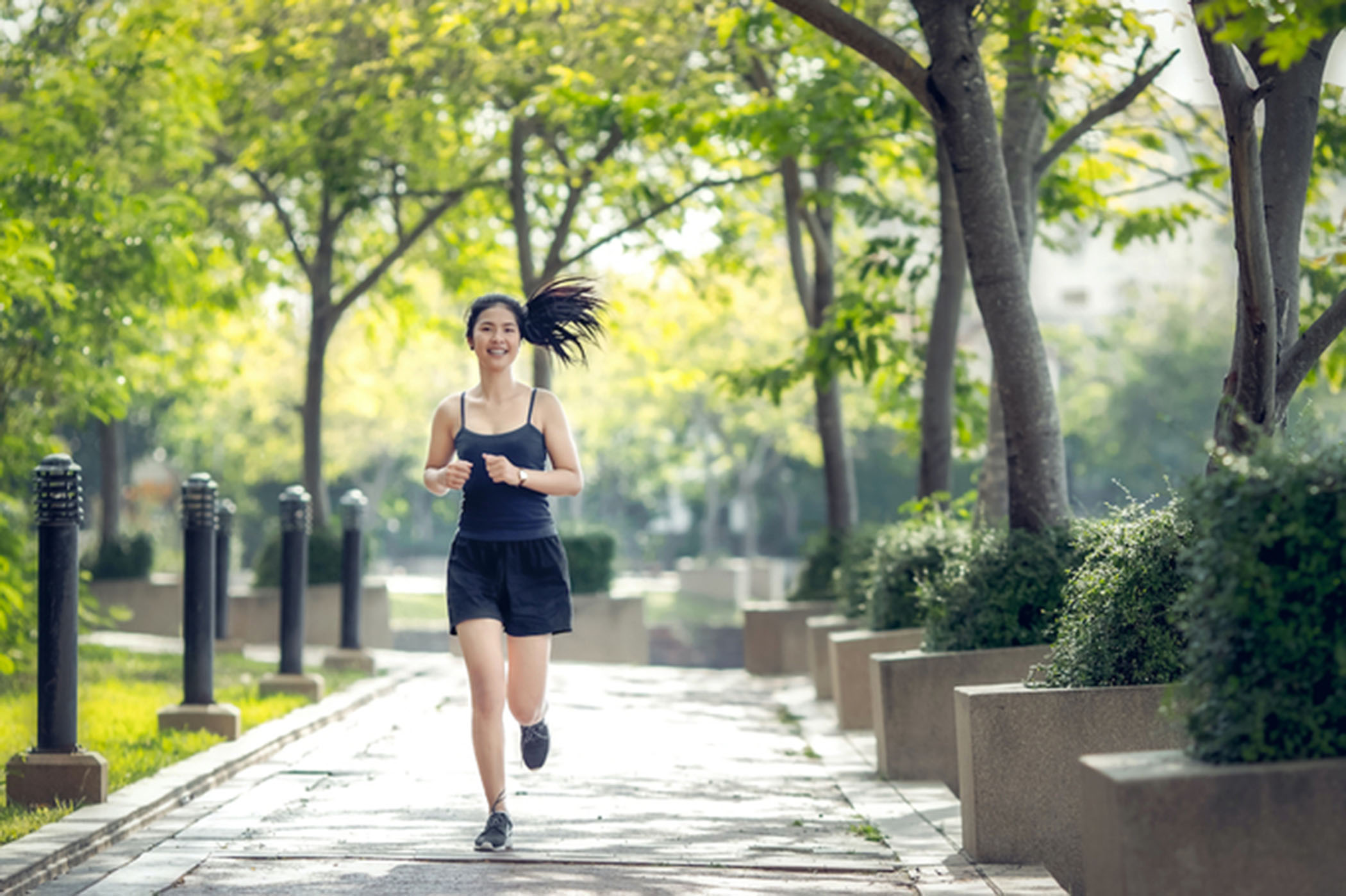 Chạy bộ 30 phút mỗi ngày là một trong những cách vận động, giúp tăng cường sức khỏe, phòng tránh nguy cơ tim quá tải hiệu quả. 