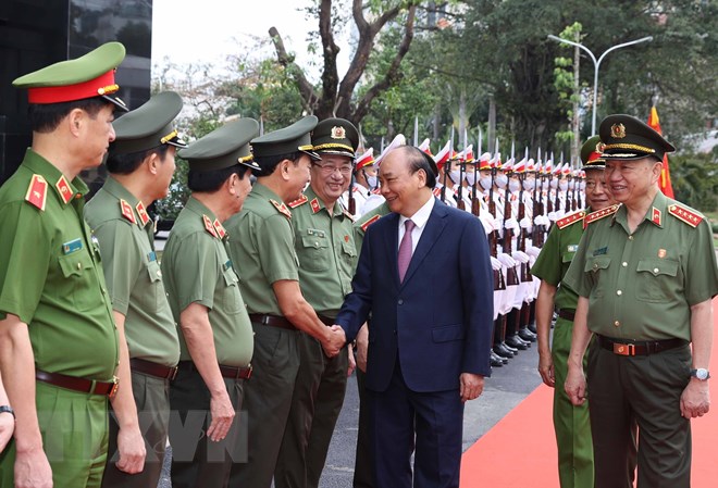 Thủ tướng Nguyễn Xuân Phúc và các đại biểu tham dự hội nghị.