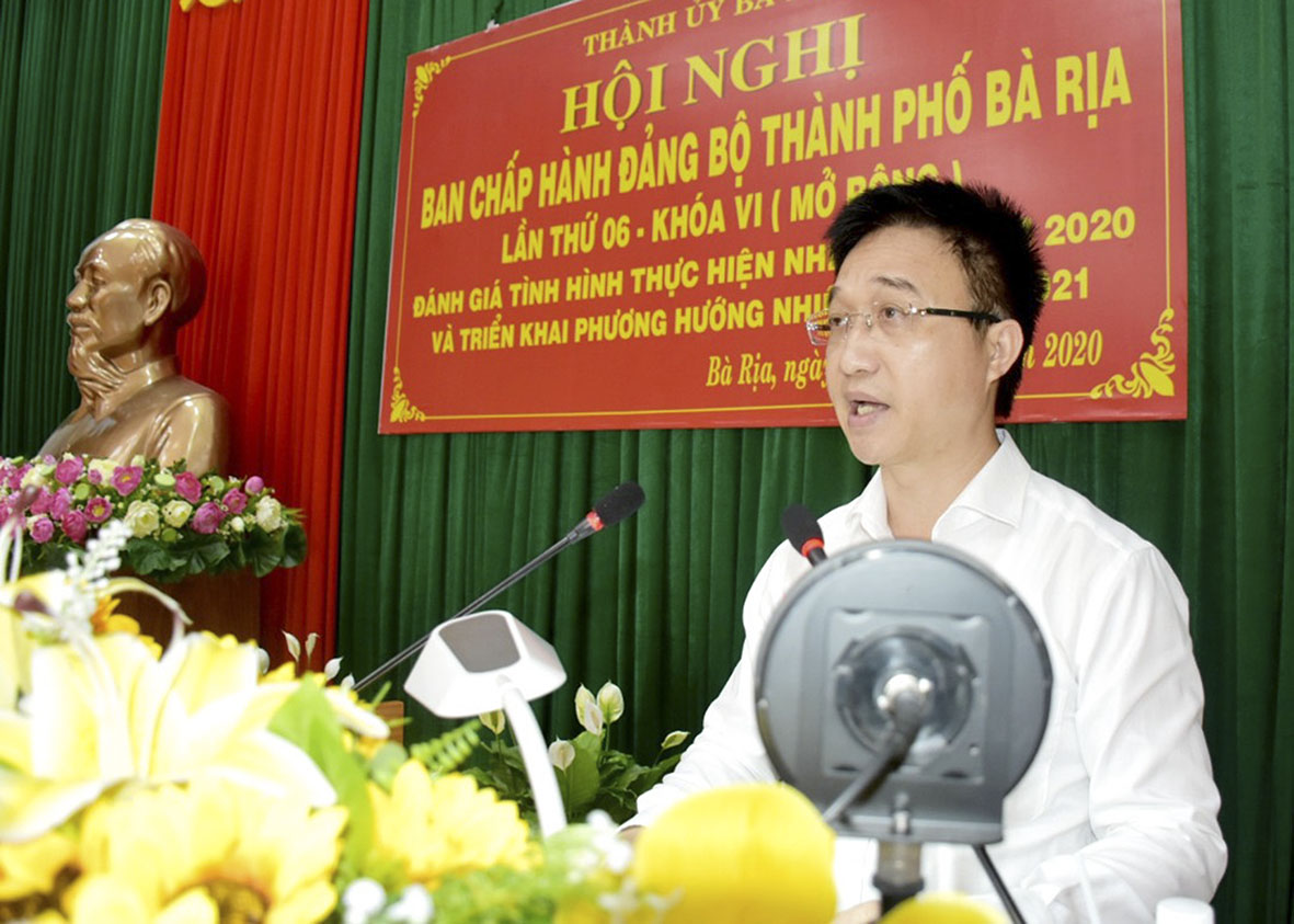 Ông Đặng Minh Thông, Ủy viên Ban Thường vụ Tỉnh ủy, Bí thư Thành ủy Bà Rịa phát biểu khai mạc Hội nghị.