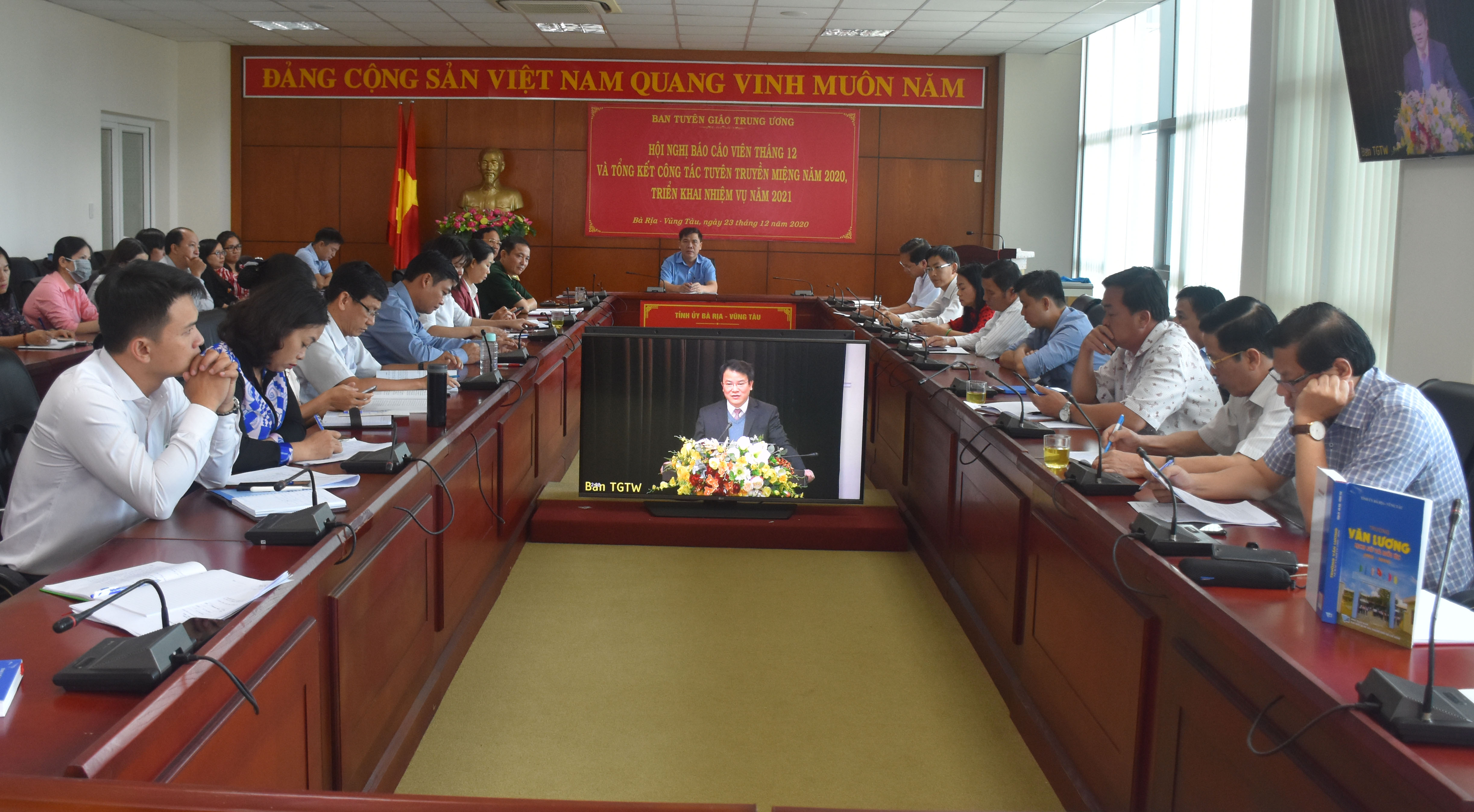 Tại điểm cầu BR-VT, ông Nguyễn Văn Thắng, Phó Trưởng Ban Tuyên giáo Tỉnh ủy tham dự Hội nghị.