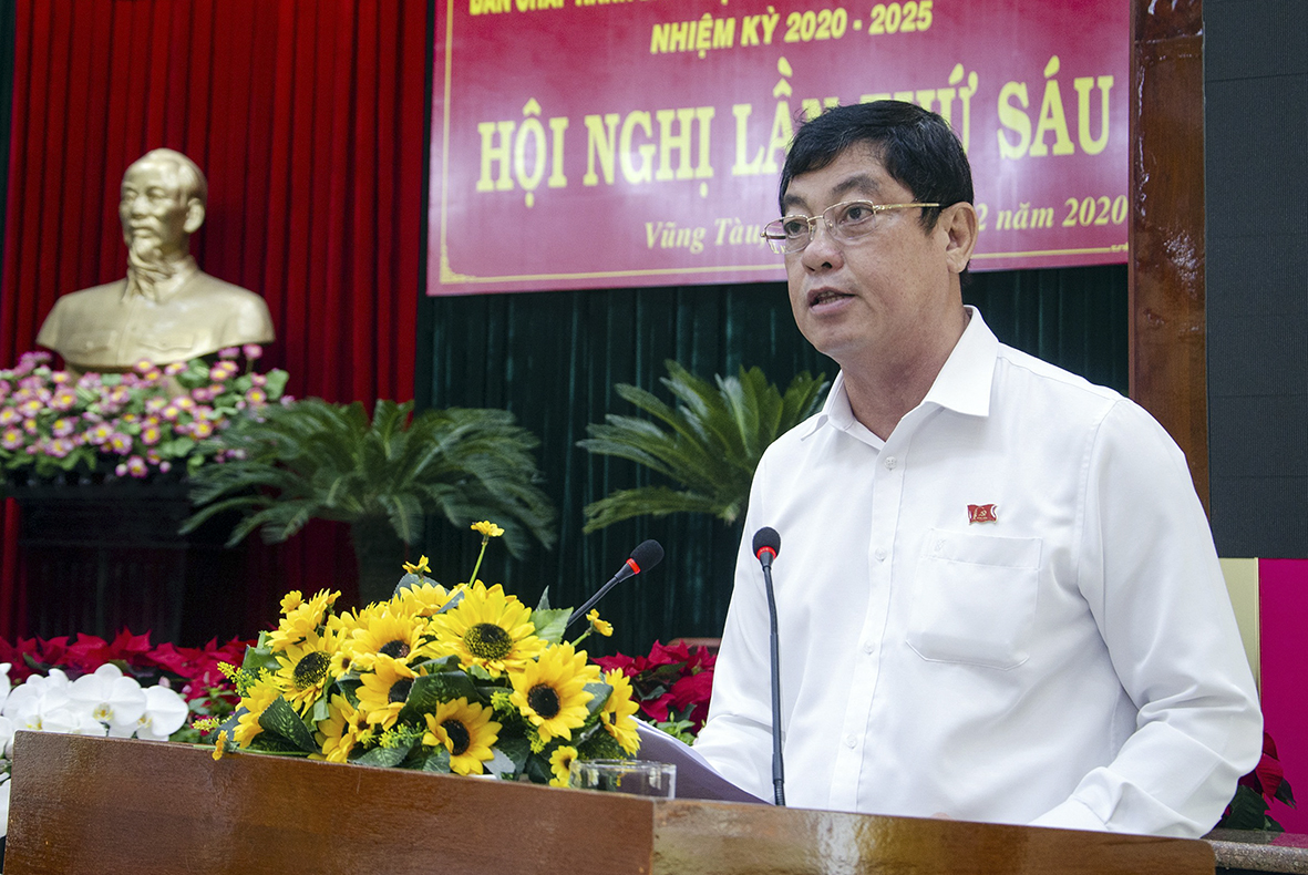 Ông Trần Đình Khoa, Ủy viên Ban Thường vụ Tỉnh ủy, Bí thư Thành ủy Vũng Tàu phát biểu khai mạc Hội nghị.