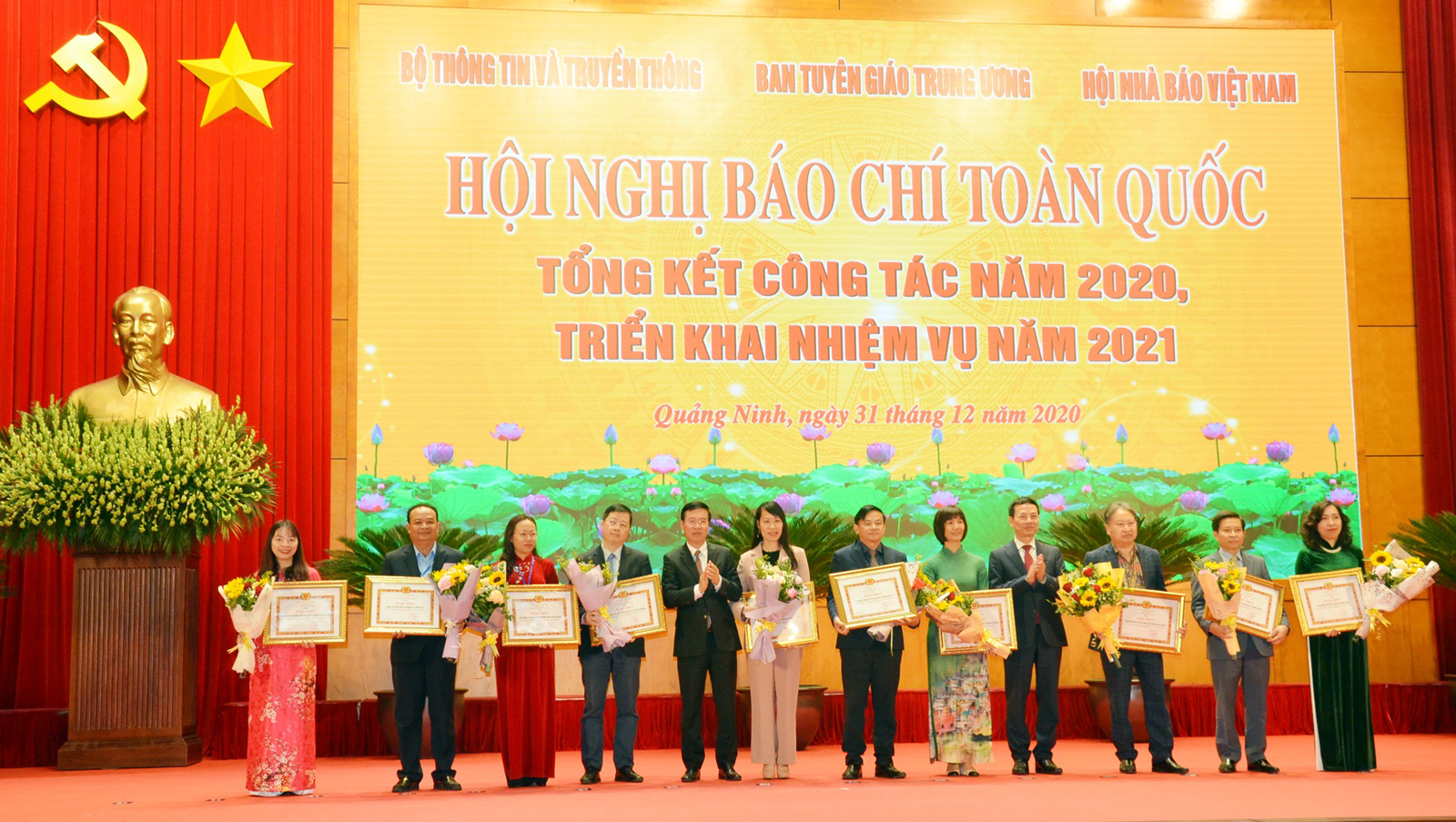 Các tập thể có thành tích xuất sắc trong công tác báo chí năm 2020 đã vinh dự được nhận Bằng khen của Ban Tuyên giáo Trung ương.