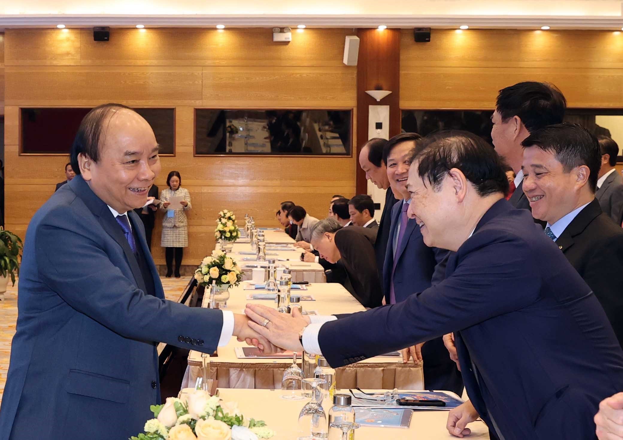 Thủ tướng Nguyễn Xuân Phúc với các đại biểu dự hội nghị. Ảnh: THỐNG NHẤT