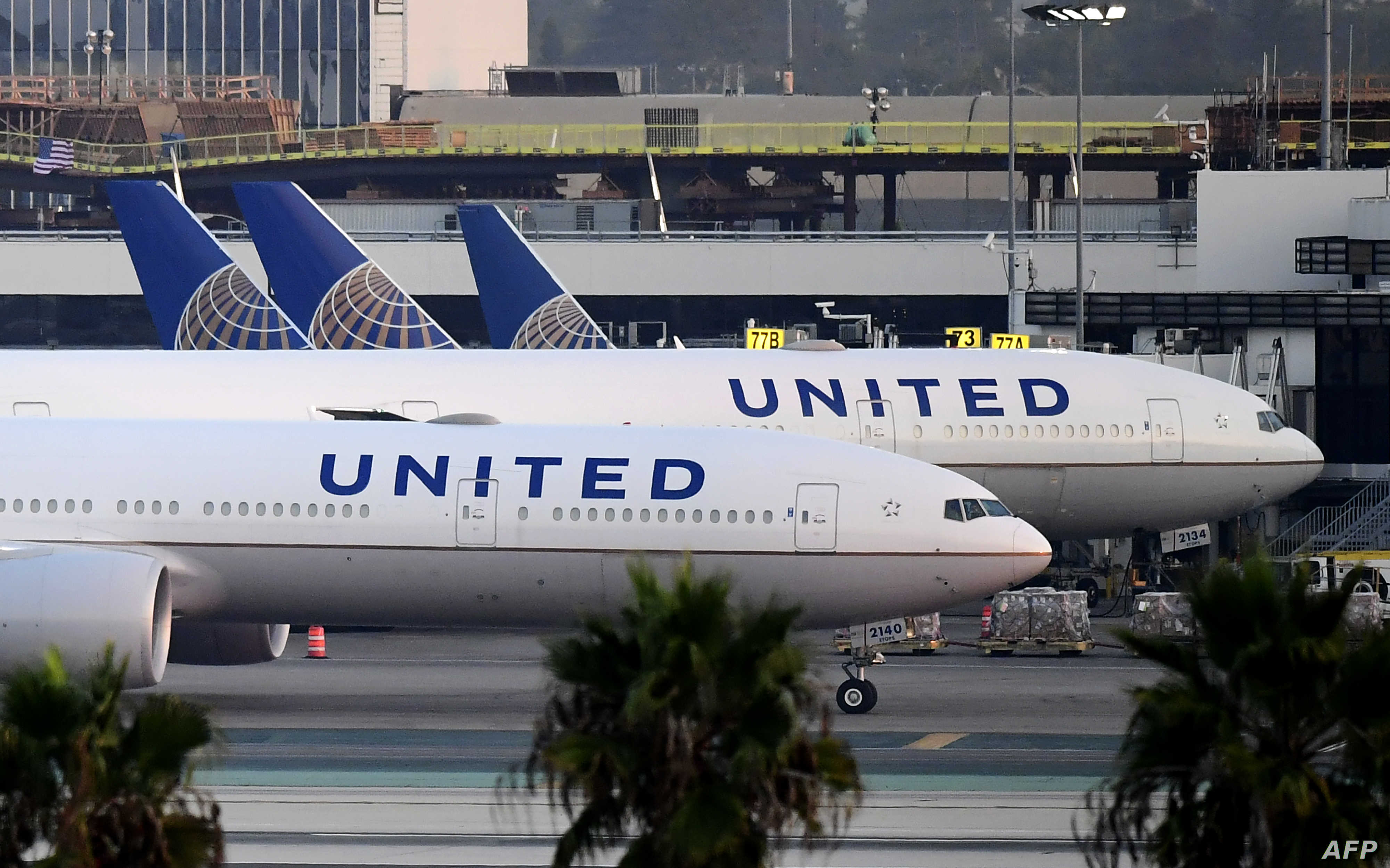 Máy bay của Hãng hàng không United Airlines tại sân bay quốc tế Los Angeles, California, Mỹ.