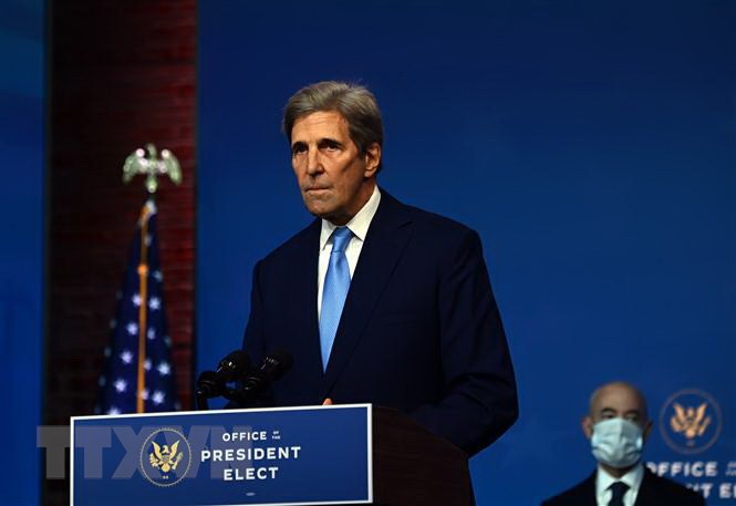 Ông John Kerry.