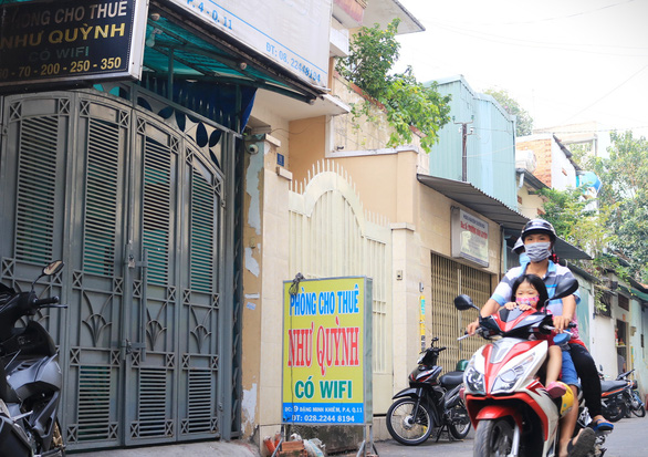 Nhà nghỉ nơi nam thanh niên từ Hải Dương vào lưu trú hiện đã được đóng cửa, những người có liên quan được cách ly - Ảnh: NHẬT THỊNH