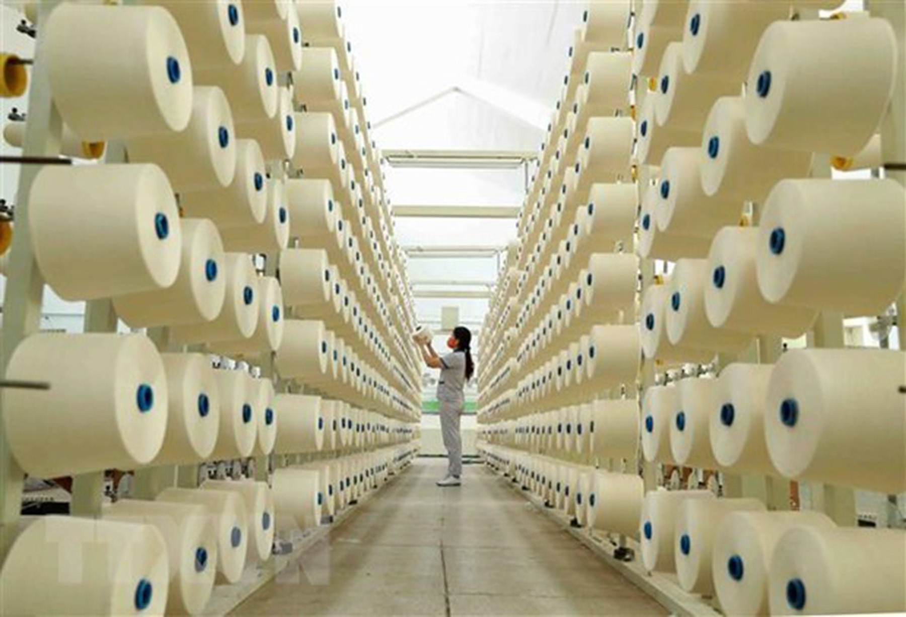 Dây chuyền sợi xuất khẩu tại Công ty TNHH dệt Phú Thọ. (Ảnh minh họa)