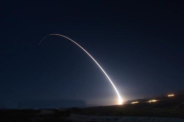 Vụ thử nghiệm tên lửa đạn đạo xuyên lục địa Minuteman III không mang theo đầu đạn của Mỹ tại căn cứ không quân Vandenberg, bang California ngày 29/10/2020. 