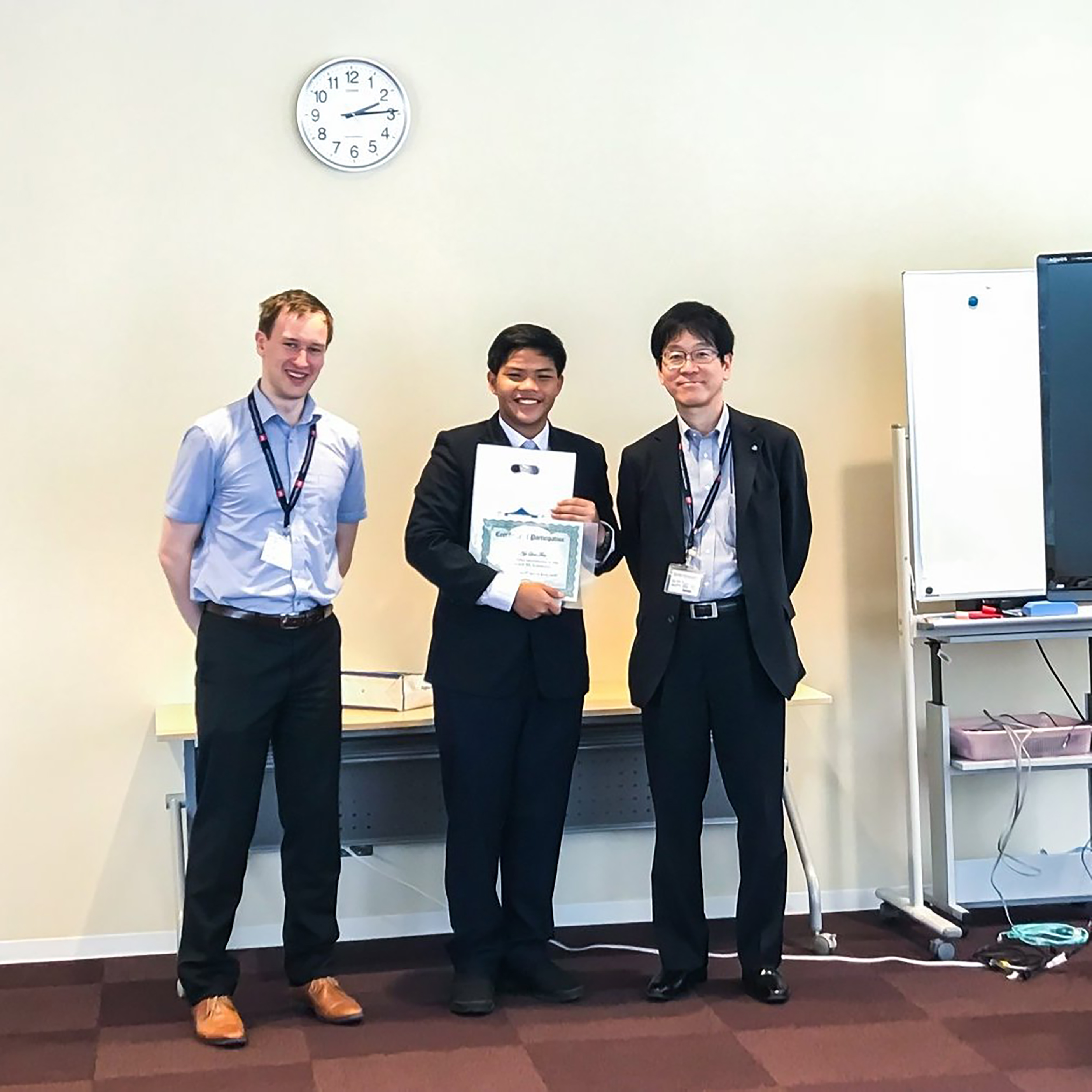 SV Ngô Quốc Thái nhận giấy chứng nhận tham gia Trại hè tại trường Đại học Quốc tế Tokyo (Nhật Bản)