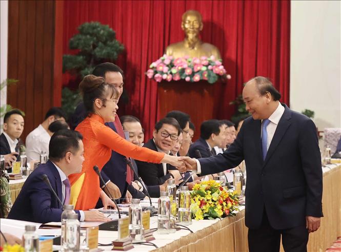 Thủ tướng Nguyễn Xuân Phúc với các đại biểu dự cuộc “Đối thoại 2045”. Ảnh: Thống Nhất/TTXVN