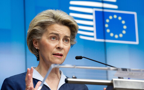 Chủ tịch Ủy ban châu Âu (EC) Ursula von der Leyen phát biểu tại cuộc họp báo ở Brussels, Bỉ ngày 26/2/2021.