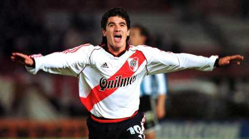 Ortega chơi thăng hoa và hạnh phúc trong màu áo của River Plate.