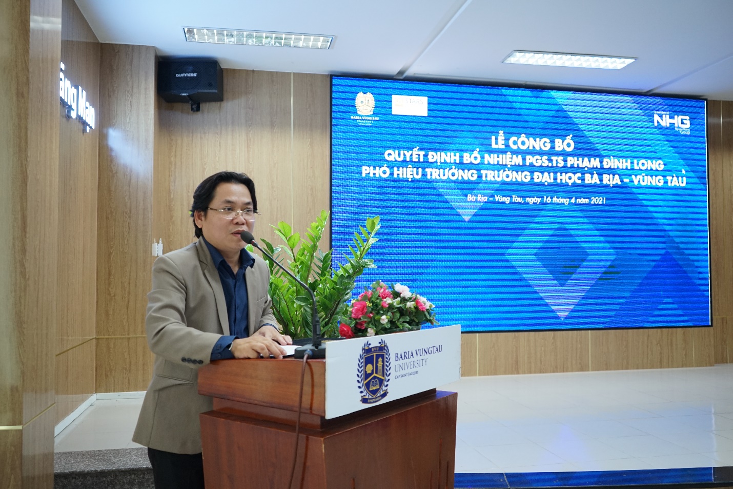 PGS.TS Nguyễn Hữu Huy Nhựt - Giám đốc Ban Tổ chức - Nhân sự Tập đoàn Nguyễn Hoàng công bố Quyết định
