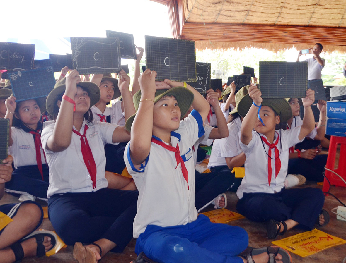 Các em HS trong phần thi Khởi động.