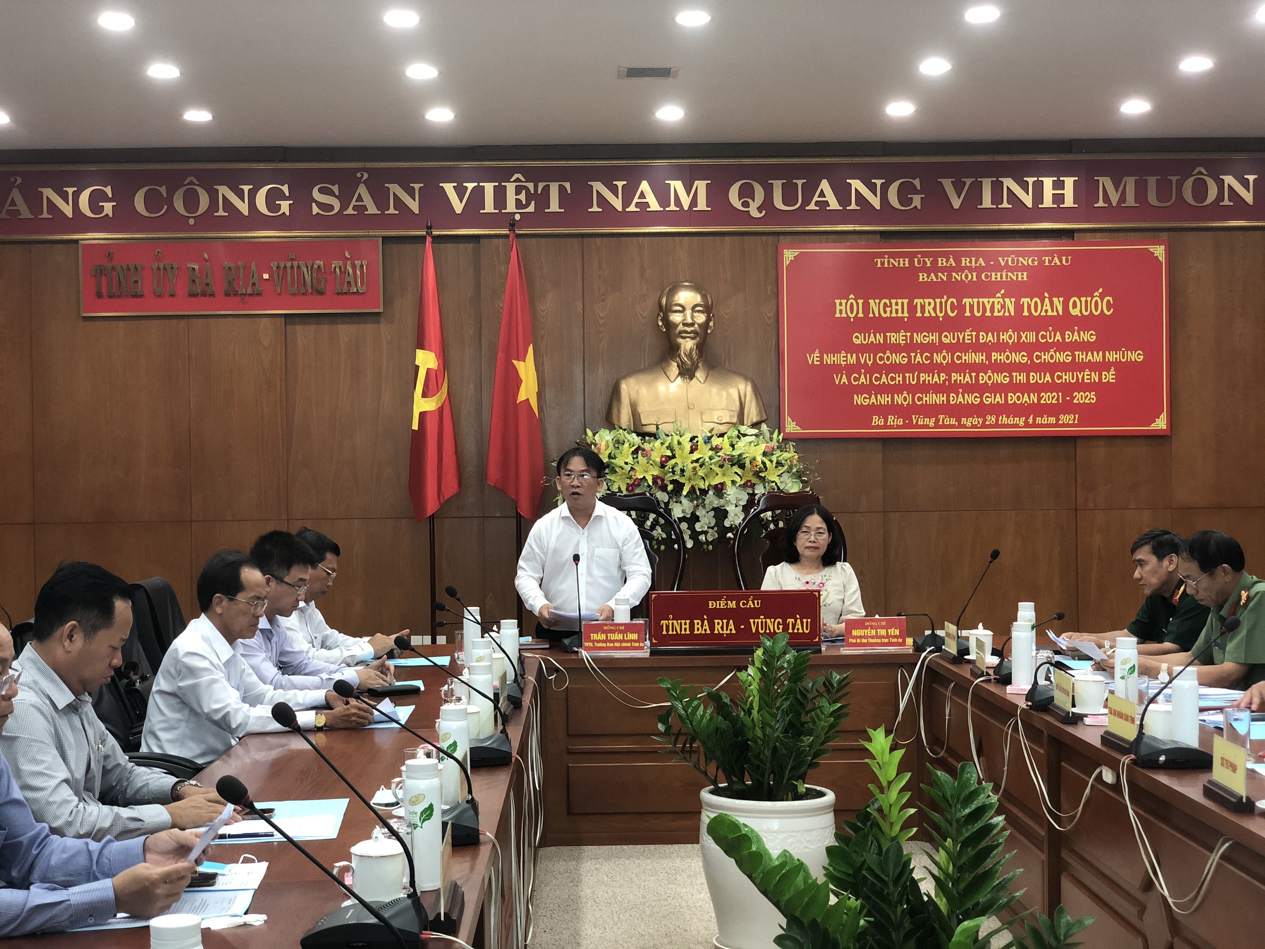 Ông Trần Tuấn Lĩnh, Trưởng Ban Nội chính Tỉnh ủy phát biểu tại hội nghị trực tuyến về nhiệm vụ công tác nội chính, phòng chống tham nhũng và cải cách tư pháp.