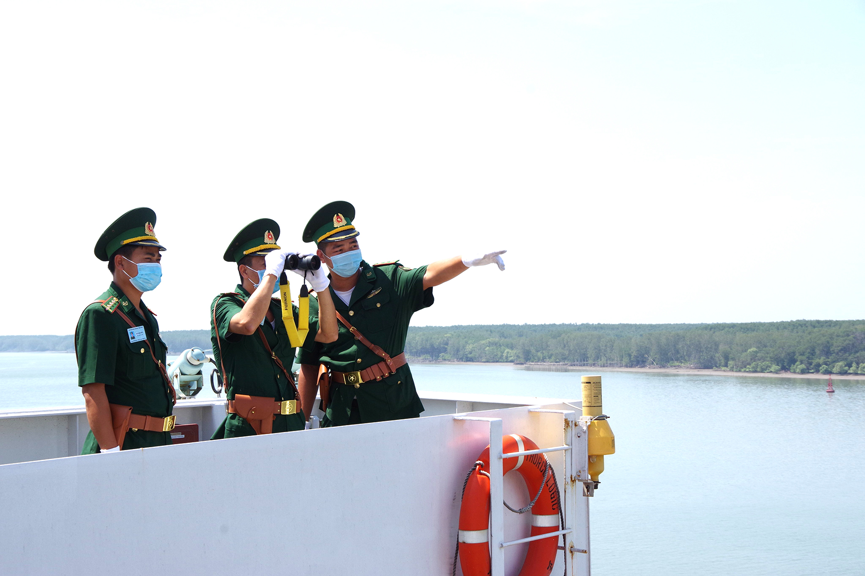 Lực lượng BĐBP tỉnh tuần tra, kiểm soát các phương tiện ra vào cảng Phú Mỹ để ngăn chặn tình trạng xuất nhập cảnh trái phép từ đường biển.