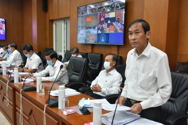 Các đại biểu góp ý cho dự thảo Quy chế thi tuyển chức danh  lãnh đạo, quản lý của tỉnh.
