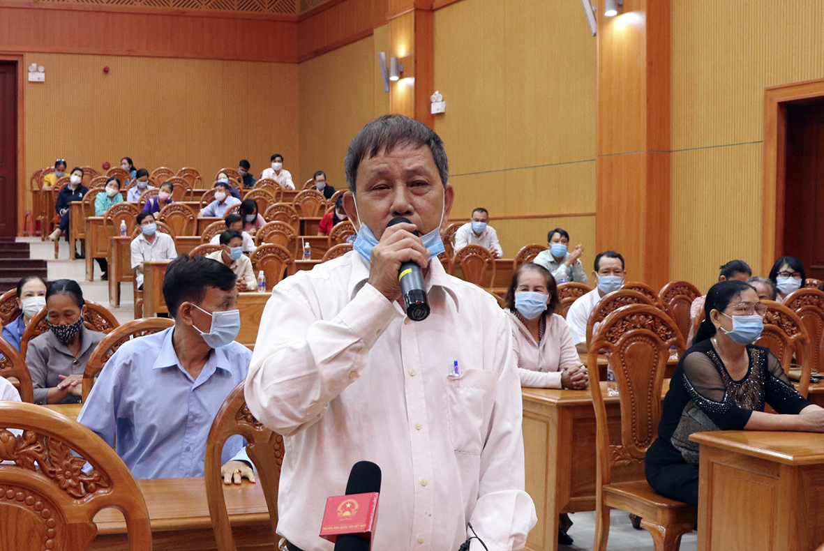 Cử tri Trần Hữu Lợi (phường Long Tâm) bày tỏ sự tin tưởng với chương trình hành động của các ứng cử viên.