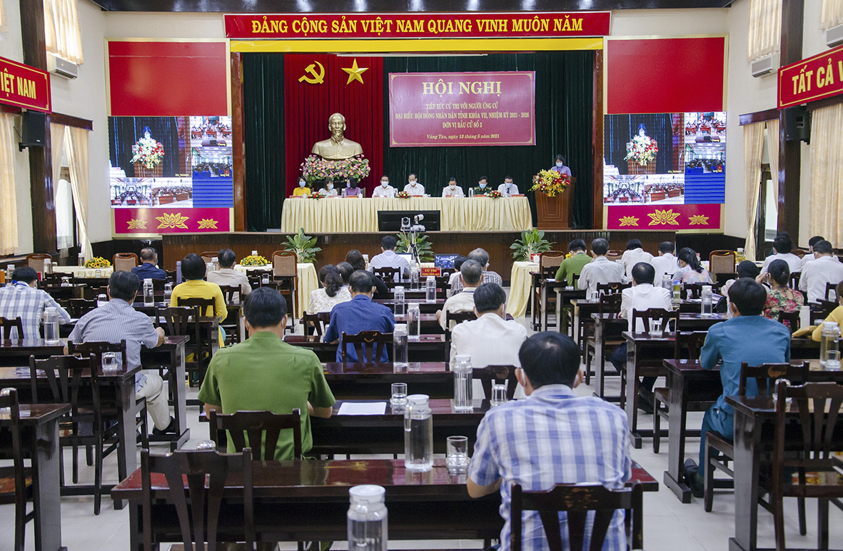 Quang cảnh Hội nghị TXCT trực tuyến tại điểm cầu Hội trường Thành ủy Vũng Tàu.