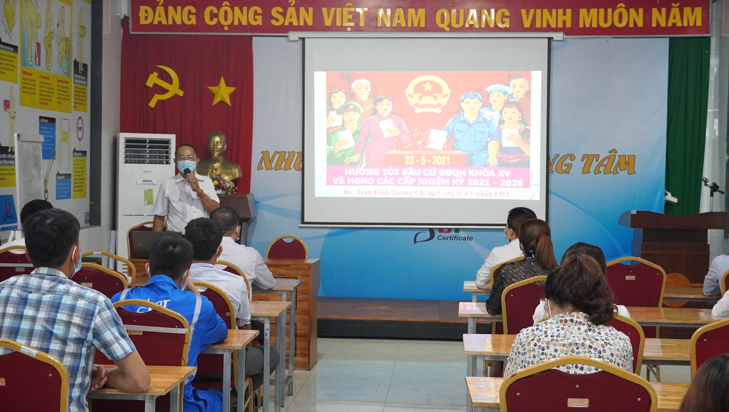 Công ty TNHH Thảo Nguyên (TX.Phú Mỹ) hướng dẫn về quy trình bầu cử, quyền lợi của NLĐ khi đi bầu cử cho NLĐ.