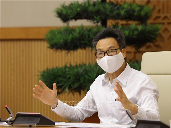 Phó Thủ tướng Vũ Đức Đam chủ trì cuộc họp.
