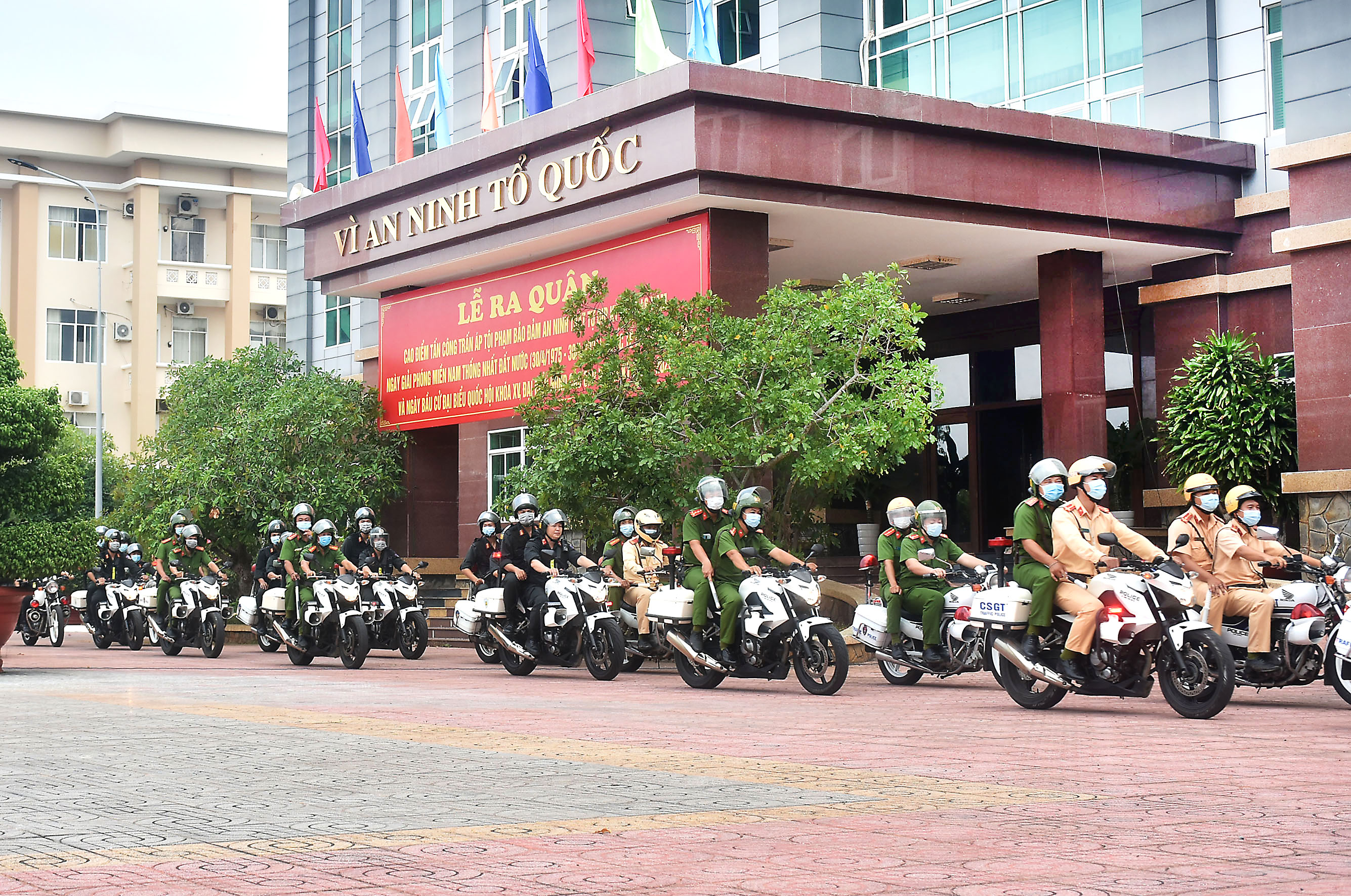 Công an tỉnh ra quân thực hiện đợt cao điểm tấn công, trấn áp tội phạm và bảo đảm ANTT cuộc bầu cử ĐBQH khóa XV và đại biểu HĐND các cấp nhiệm kỳ 2021-2026.