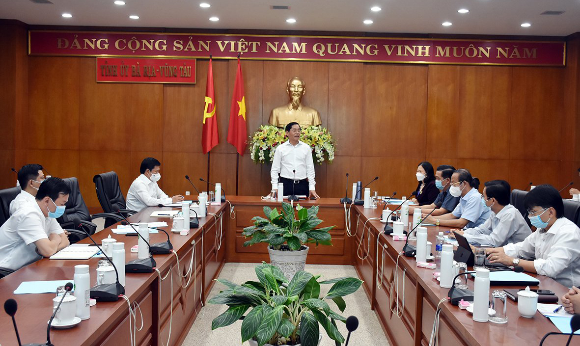 Bí thư Tỉnh ủy Phạm Viết Thanh phát biểu chỉ đạo tại giao ban.