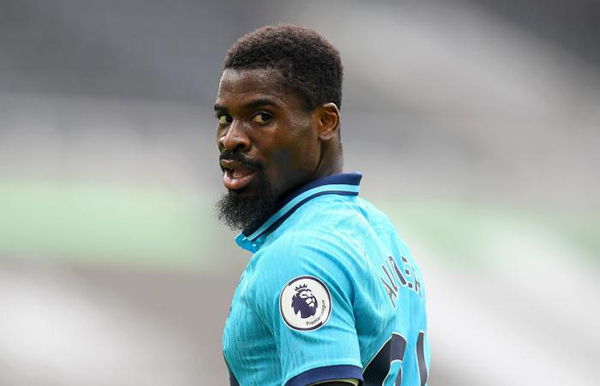 Serge Aurier xác nhận rời Tottenham.