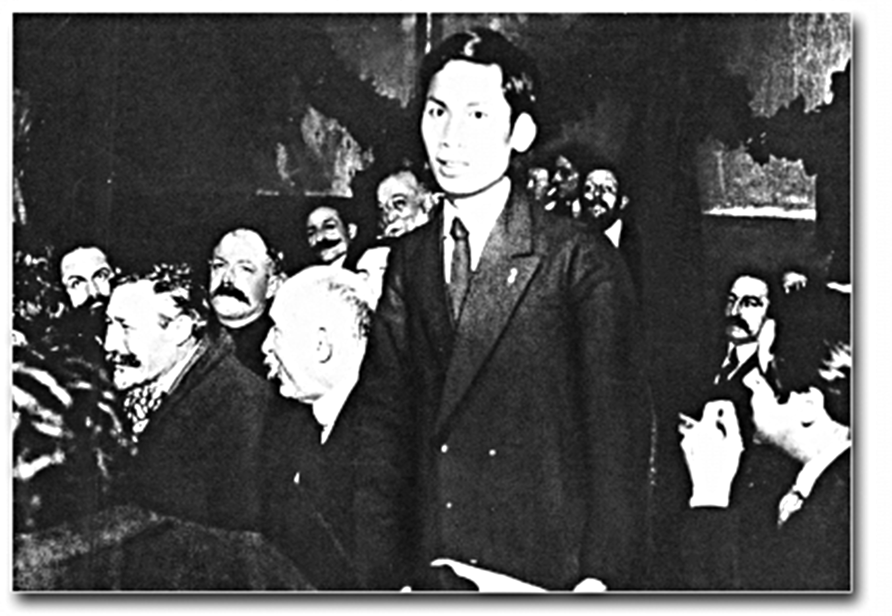 Nguyễn Ái Quốc phát biểu tại Đại hội Đảng Xã hội Pháp lần thứ XVIII họp ở thành phố Tours tháng 12/1920. (Ảnh tư liệu)