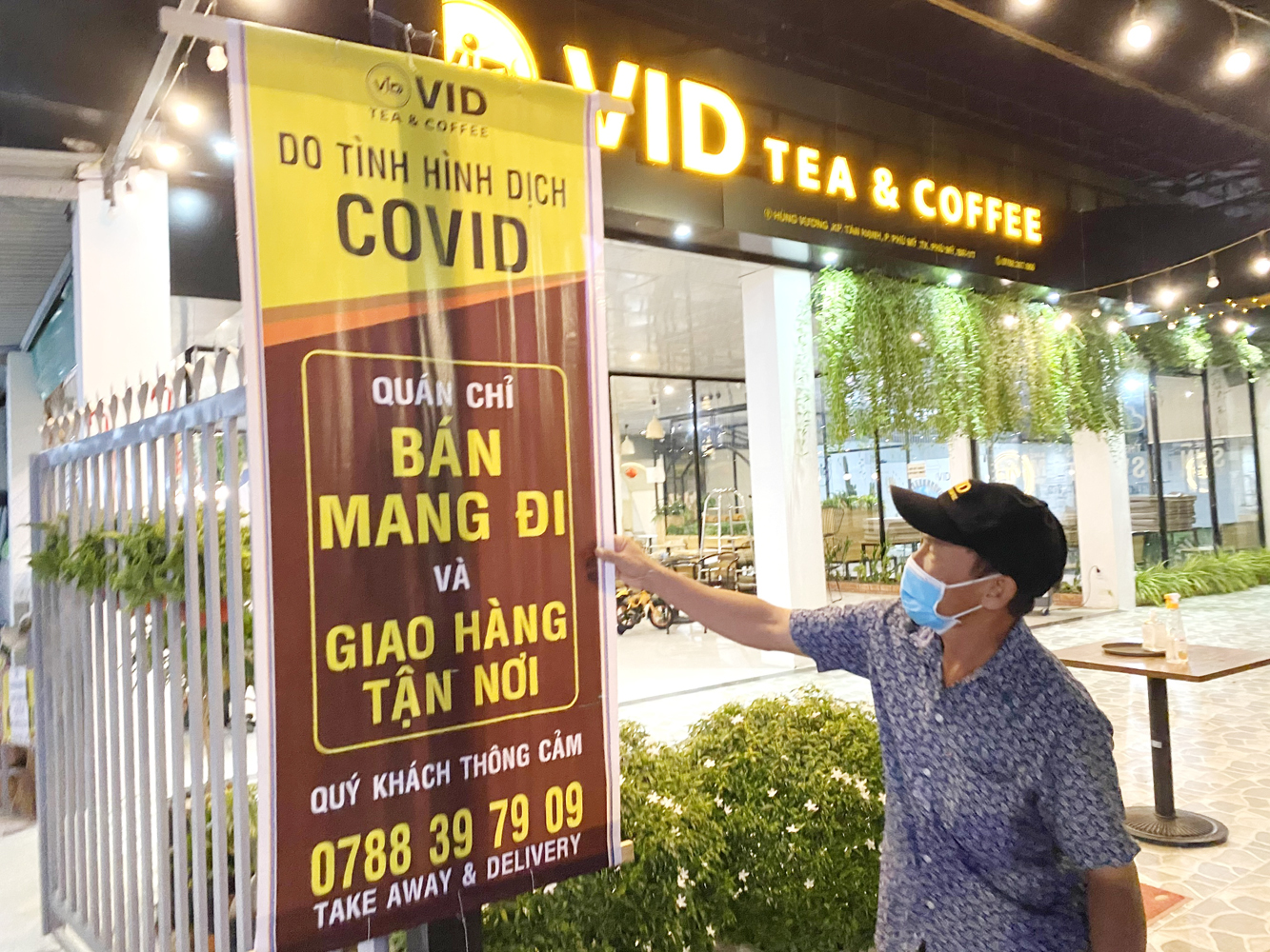 Nhiều hành quán trên địa bàn TX.Phú Mỹ chỉ bán mang về.