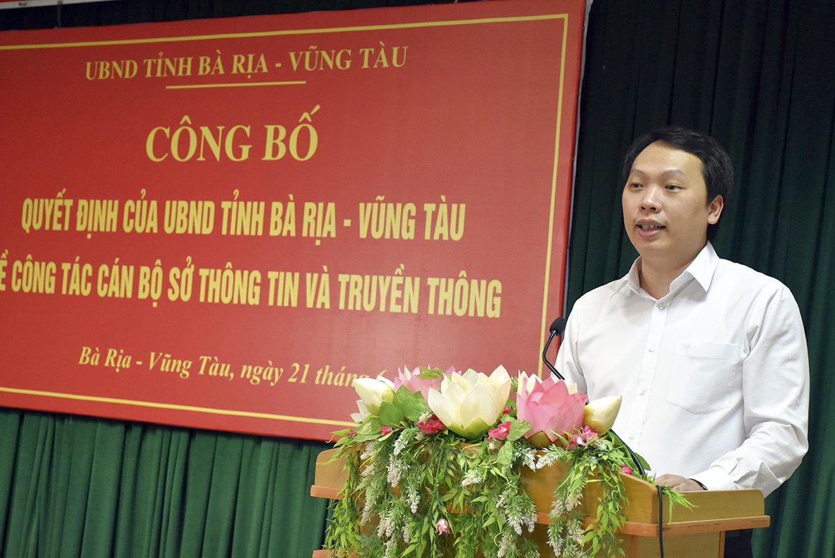 Ông Nguyễn Huy Dũng, Thứ trưởng Bộ TT-TT cho biết, ông Lê Văn Tuấn là cán bộ có năng lực, có kinh nghiệm và đã trải qua nhiều vị trí tại Bộ TT-TT.